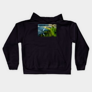 Oiseau aux repos en bord de l'eau Kids Hoodie